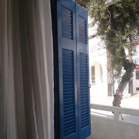 Vaya House At Center